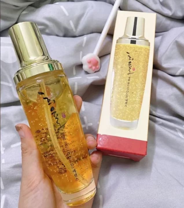 Tinh chất serum vàng cao cấp lebelage hee yul premium gold essence hàn quốc Da trở nên mềm mịn, căng bóng rõ rệt sau mỗi lần sử dụng, làm da thêm sáng trắng và đều màu da hơn.